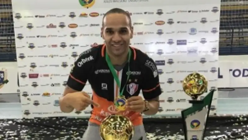 «Кайрат» подписал контракт с бразильским вратарем 