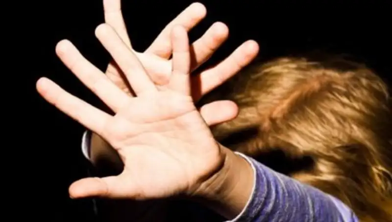 Отчиму, изнасиловавшему падчерицу, дали 15 лет в ВКО