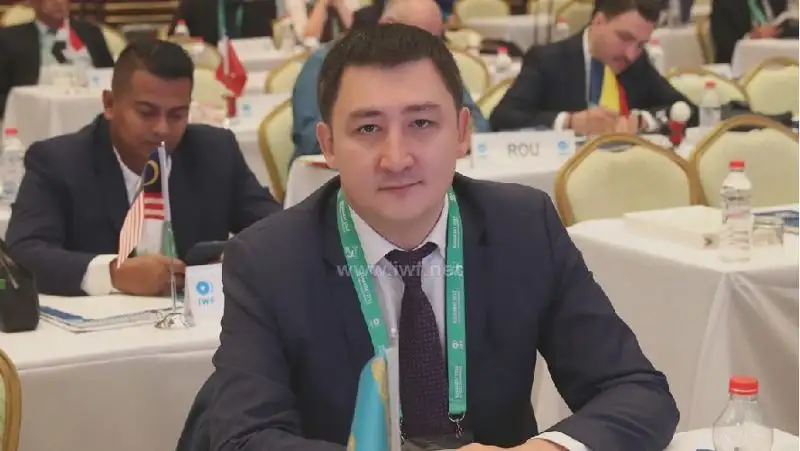 В Федерации тяжелой атлетики РК объяснили ситуацию с главным тренером