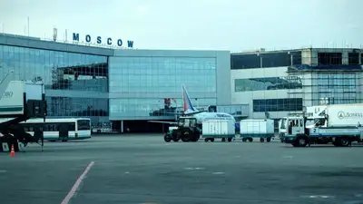В Москве массово отменяют и задерживают рейсы