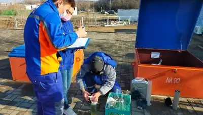 проверка качества бензина, фото - Новости Zakon.kz от 25.03.2022 15:57