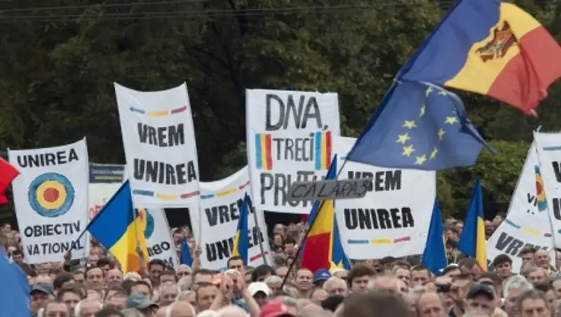 В столице Молдавии тысячи людей вышли на акцию протеста