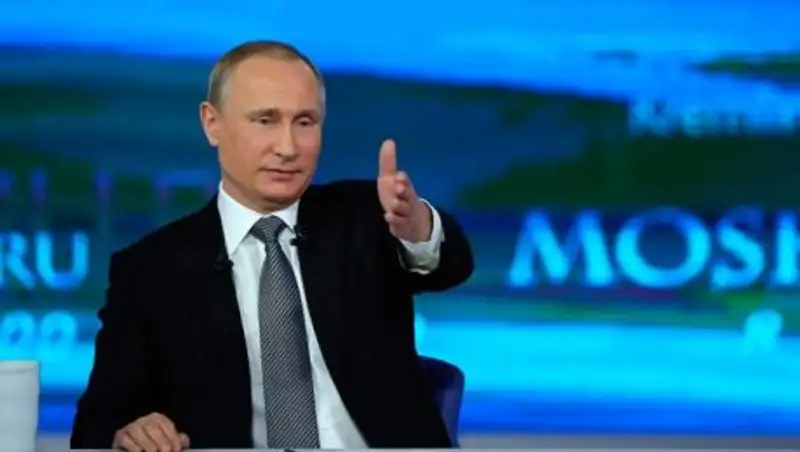 «Володя, ты не устал?» - Путину задали вопрос на прямой линии