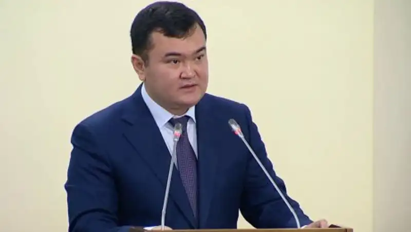 Сагинтаев пошутил о "бенефисе" Касымбека на заседании правительства