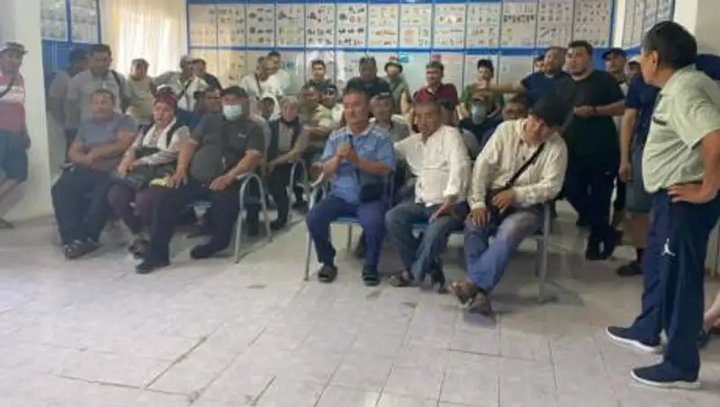 В Актобе водители устроили забастовку из-за тяжелых условий