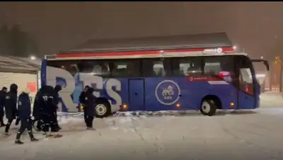 Футбол ДТП Автобус, фото - Новости Zakon.kz от 31.01.2022 12:41