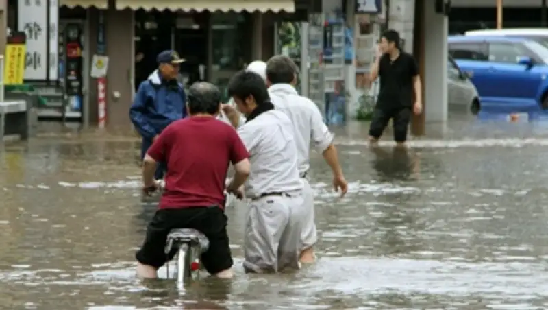 Более 17 тыс. человек на юге Японии рекомендовано покинуть дома из-за угрозы оползня