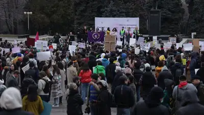 В Алматы проходит митинг за права женщин, фото - Новости Zakon.kz от 08.03.2023 15:30