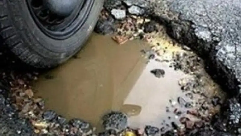 В Петропавловске ремонтируют дороги новым методом