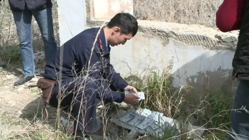 В Атырау преступники выбросили во время погони 19 млн тенге