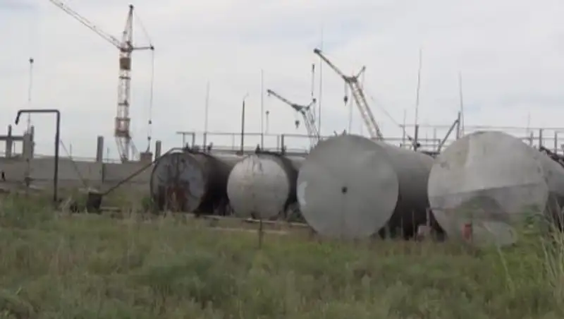 В Актобе работал нелегальный завод по переработке нефти