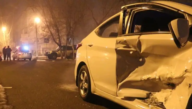 Водителей Астаны и Алматы больше всего пугают ДТП и плохие дороги