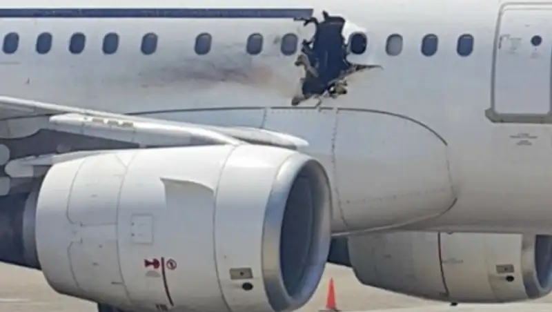 Взрывчатку на борт сомалийского аэробуса пронесли в ноутбуке