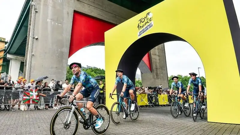 Велоспорт Презентация Тур де Франс, фото - Новости Zakon.kz от 30.06.2023 14:36