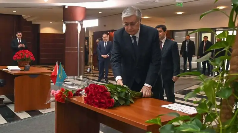 Токаев посетил посольство Турции, фото - Новости Zakon.kz от 08.02.2023 11:39
