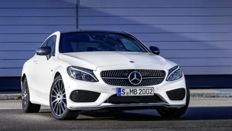 Представлено «подогретое» купе Mercedes-Benz C-Class
