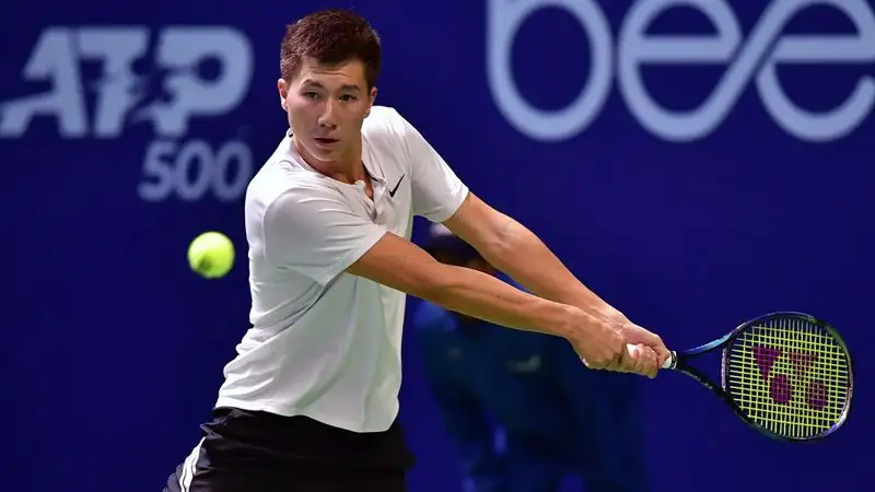 Бейбит Жукаев и Денис Евсеев вышли во второй круг турнира серии "Челленджер" в Китае