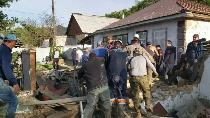 Канат Бозумбаев выразил соболезнования в связи с гибелью девочки в Текели