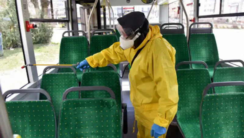 Из-за коронавируса остановили работу поездов, автобусов, метро в Украине