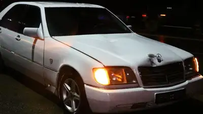 Пешехода сбили и протащили на капоте авто на трассе в Алматинской области, фото - Новости Zakon.kz от 28.08.2023 15:58