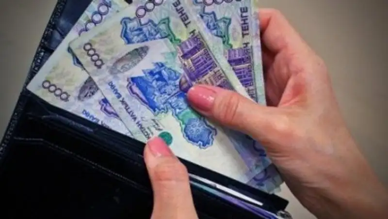 Тенге продолжает расти