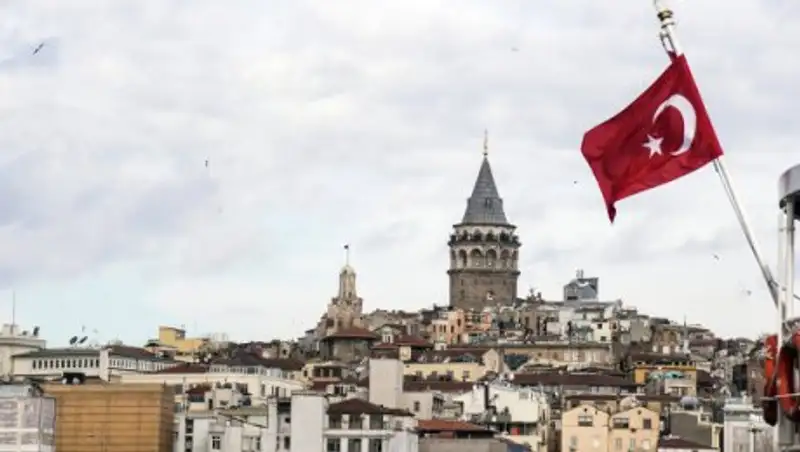 В Турции женщинам-полицейским разрешили носить хиджаб