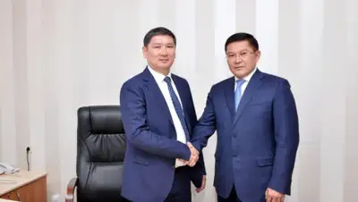 Ербол Садыр и Ерлан Айтаханов shymkent.gov.kz, фото - Новости Zakon.kz от 12.08.2019 14:19