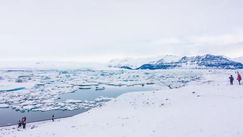 Ученые: лед вокруг Антарктиды растаял до рекордно низкого уровня