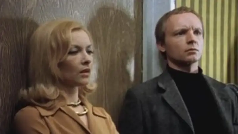 Увел чужую жену - Мухамедиулы пошутил о герое "Иронии судьбы"