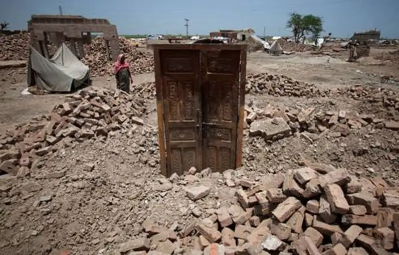 floods24 Наводнение в Пакистане: Год спустя, фото - Новости Zakon.kz от 08.08.2011 18:09