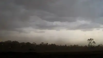 с чем связана пыльная буря в Алматы, фото - Новости Zakon.kz от 11.08.2022 12:20