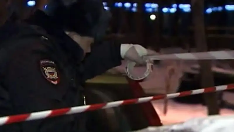 Мертвых казахстанцев нашли в машине на севере Москвы