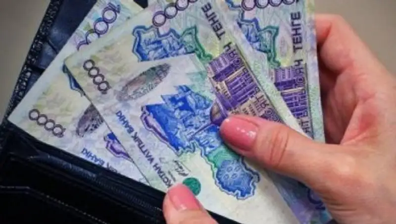 В Казахстан среднемесячная зарплата в декабре составила более 168 тыс. тенге