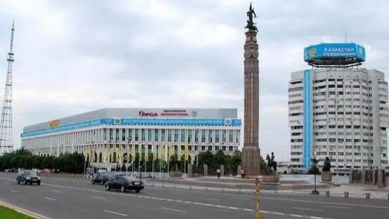 В Алматы в районе Новой площади запретили поворот налево