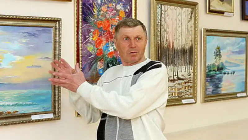 В СКО художник попросил акима вернуть долг за картины