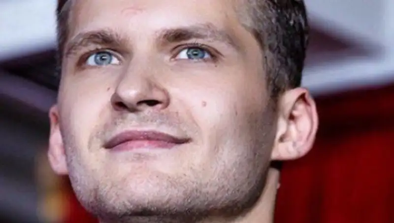 «Самый красивый» экстрасенс попался на наркотиках