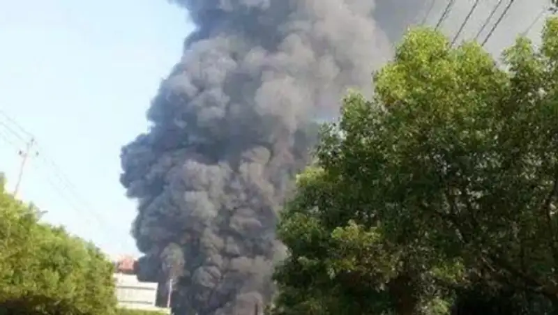 На химзаводе в Китае прогремел мощный взрыв