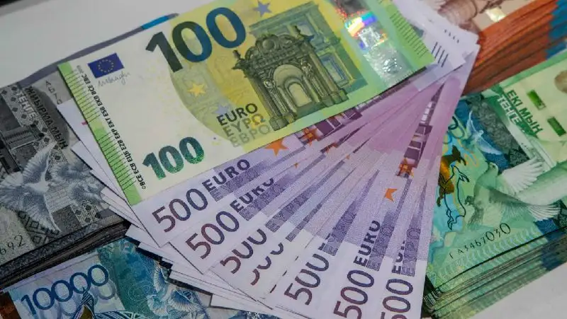 Курсы валют на 2 августа в обменных пунктах Казахстана