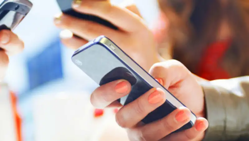 Операторов сотовой связи обязали в своих помещениях принимать платежи без комиссий