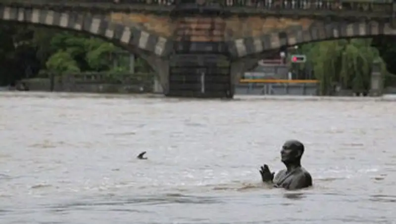 Объявлен траур по жертвам наводнения в Болгарии