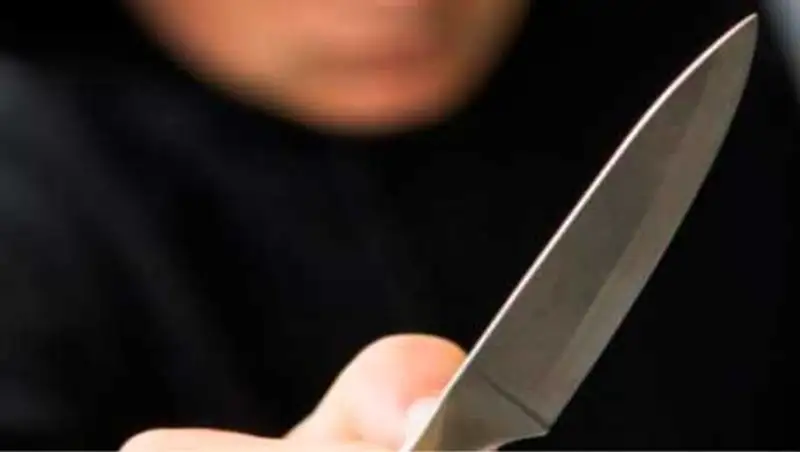 В ВКО двое налётчиков в шарфах похитили ценности на миллион тенге