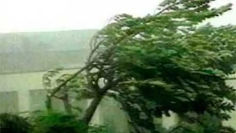 Сильный ветер и осадки ожидаются завтра в нескольких регионах страны