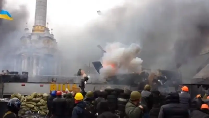 Расстрел Майдана: появилось новое видео взрыва