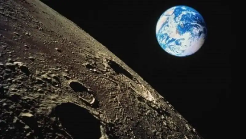 В России сообщили о планах добычи полезных ископаемых на Луне