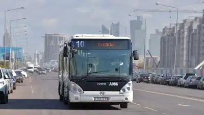 В Астане половина пассажиров автобусов не платят за проезд