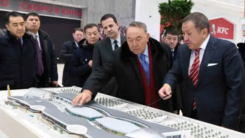 Назарбаев посетил ЭКСПО-городок