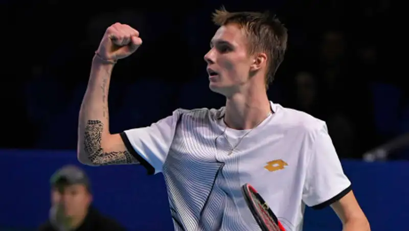 Александр Бублик вышел в финал теннисного турнира в Мексике