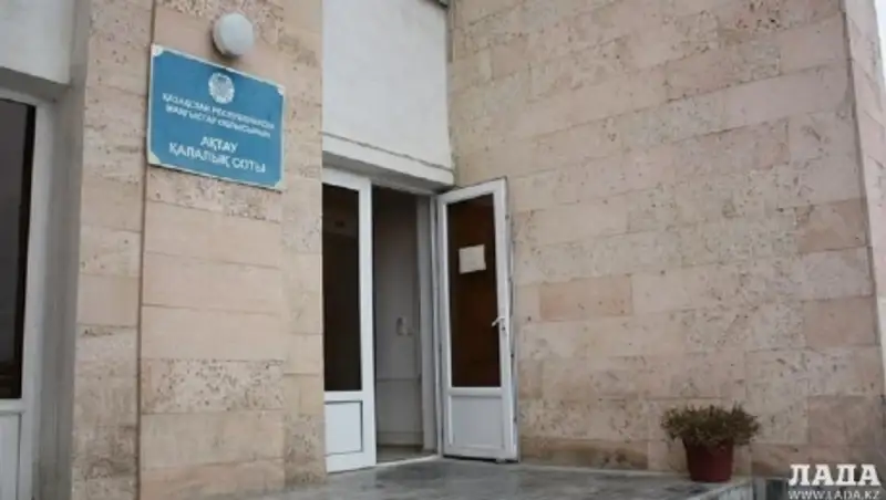 Актауских патрульных приговорили к трем годам лишения свободы за избиение граждан