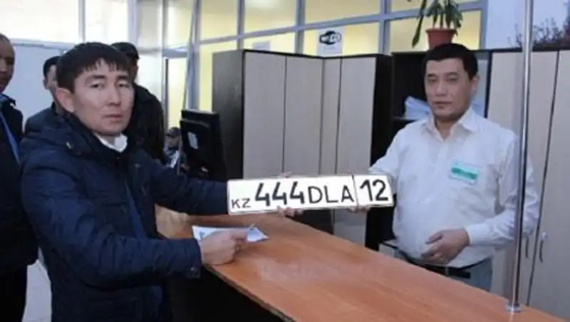 В Актау за первый день продано шесть престижных номеров