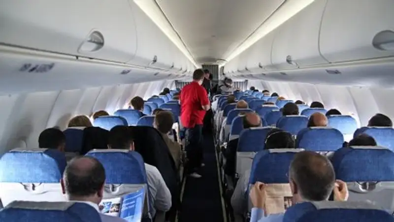 В казахстанских самолётах начнут привязывать буйных пассажиров
